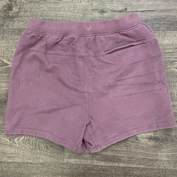 Lululemon Men’s 5” short - Medium - Picture 2 of 5